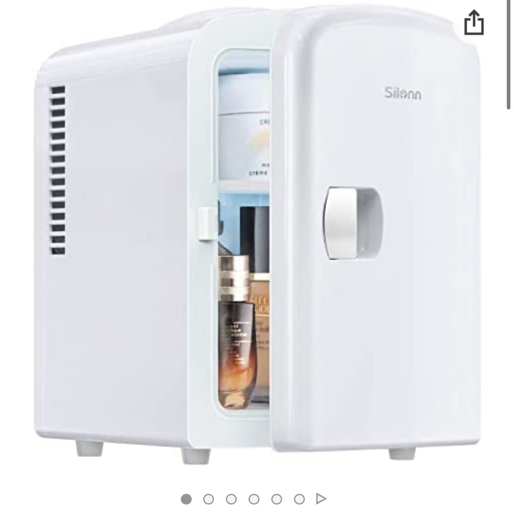 Mini fridge